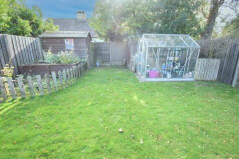 REAR GARDEN (2).jpg