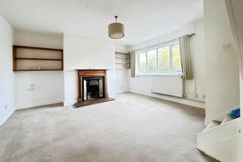 Family Size Lounge With Original Feature Fireplace