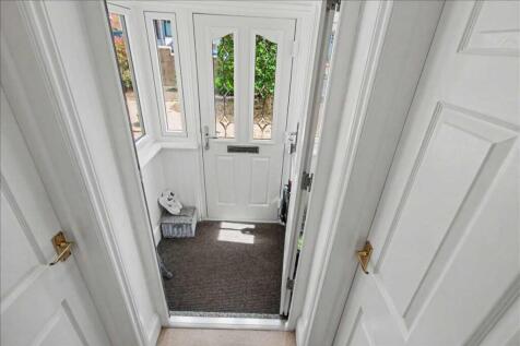 Entrajce Porch