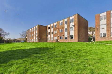 Holywell Avenue