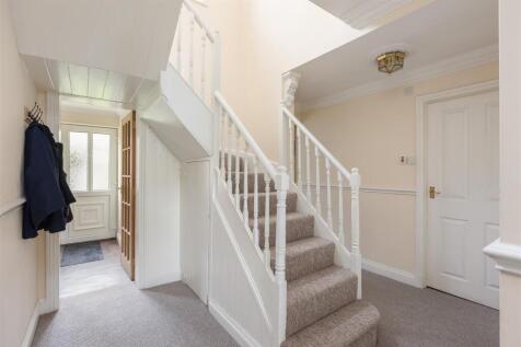 Rose Garth Hallway-2.JPG