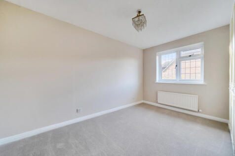 1371401-5-68f8a11...