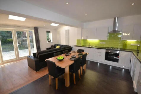 6 Bedroom Semi-Detached in NG7 2JQ