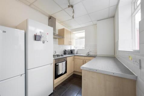 2 bed, 1 bath Terraced in birmingham - Photo 5