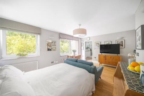 Reception/Bedroom