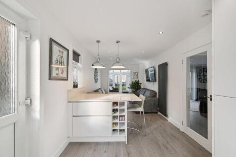 Kitchen/Dining/Lounge Area