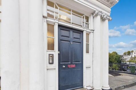 1 Bedroom Flat in GL52 6GA