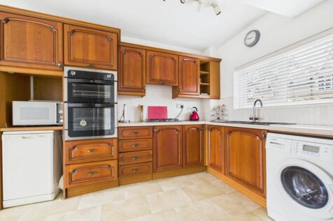 CAM02195G0-PR0086-STILL032