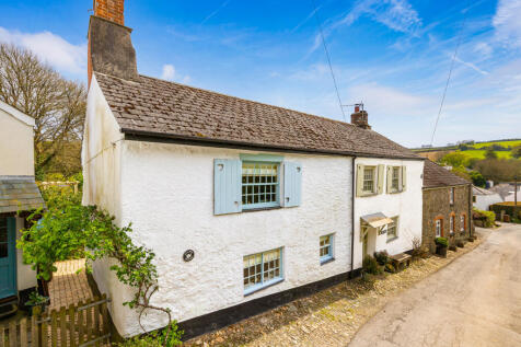 A01 - Copletts Cottage South Pool - 260422