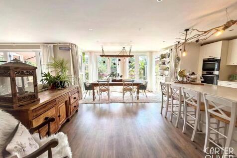 Kitchen / Diner / Snug
