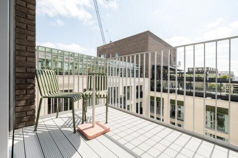 Experience tranquility with a view¿your perfect urban retreat awaits.