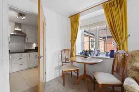 10-5d73GCMCS - 11 Chiltern Place - Reception 3 -Or