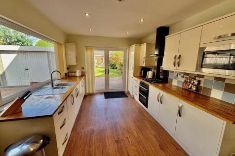 Fitted Kitchen