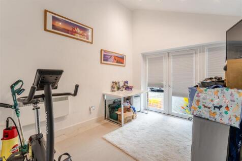 4 Brook Gardens Langford 75.jpg