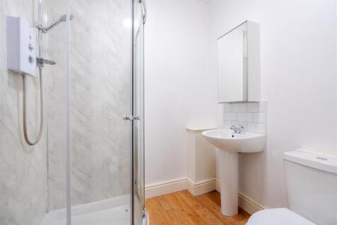 Bathroom 2.jpg