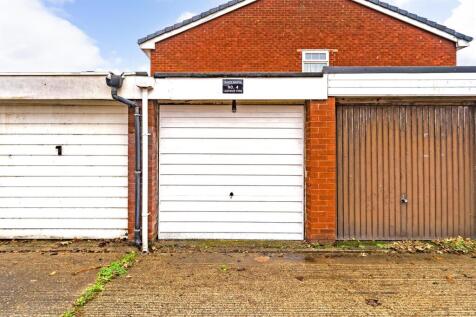 Lakeside View-Garage