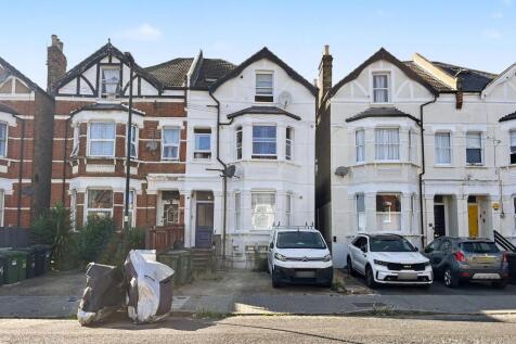 Flat 4, 52 Gleneagle Road, Streatham, London, SW16 6AF