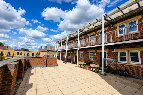 communal entrance terrace