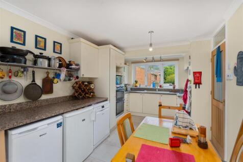 9 Hillside Close, Banbury-6.jpg