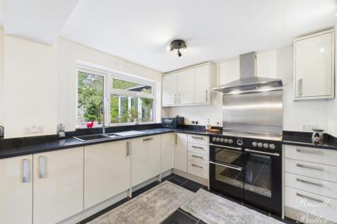 CAM01995G0-PR0354-STILL011