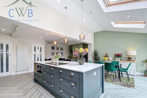 Kitchen/Dining/Family room