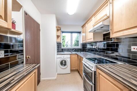40 Queensbury Close