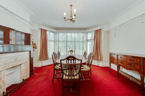 KITCHEN, DINING ROOM, LOUNGE AND GARDEN ROOM