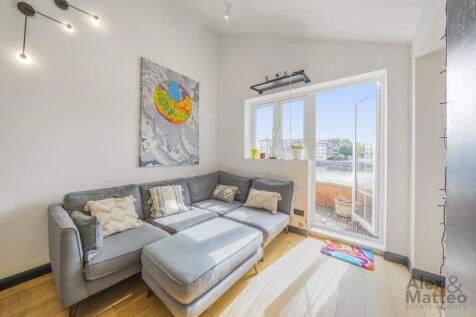 Aland Court