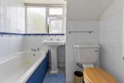 15 Foamcourt Waye_015.JPG