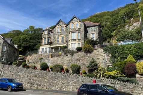 Hendre Hall