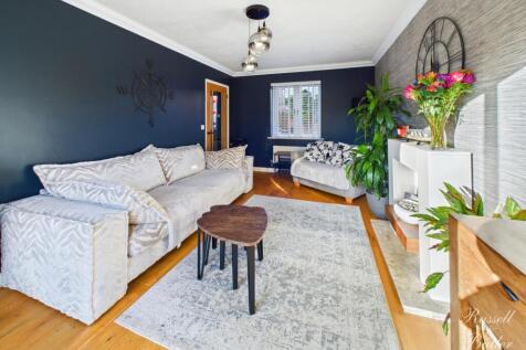 CAM01995G0-PR0393-STILL015