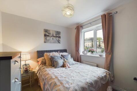 EweMove - Sycamore Drive - Bedroom 3