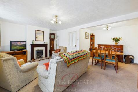 CAM03999G0-PR0199-STILL027.jpg