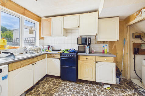 CAM03852G0-PR0661-STILL001