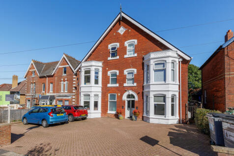 3 Bedroom Flat in PO32 6DL