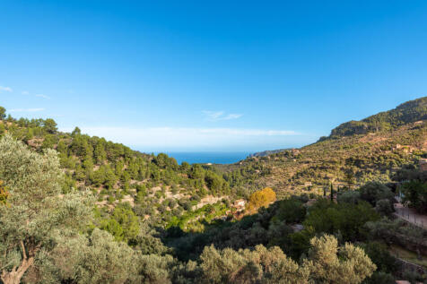 Large rustic finca in the mountains, only a few minutes from Deia