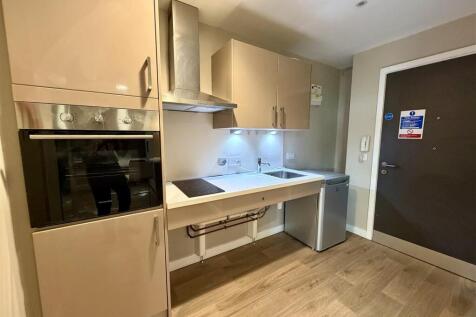 Kitchen Pic 2.jpeg