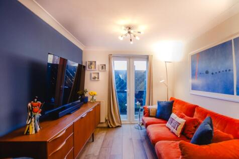 To Book A Viewing Call TPS Lostwithiel on 01208 87