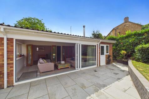 20. CAM04922G0-PR0058-STILL035