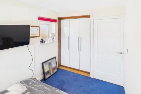 CAM04233G0-PR0025-STILL031