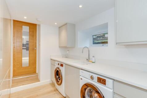 4 bed, 3 bath Detached in Sheffield - Photo 19