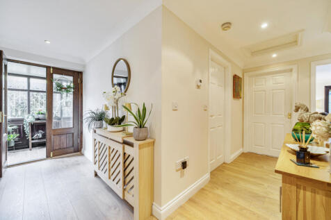 1369558-3-68ee551...