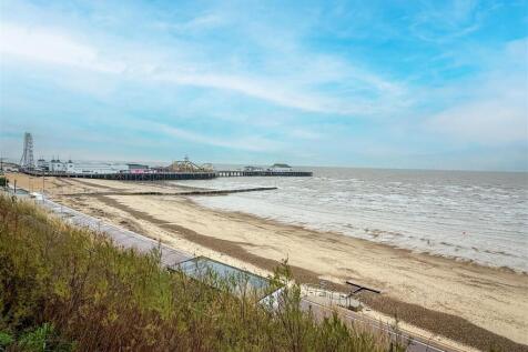 CLACTON SEA FRONT