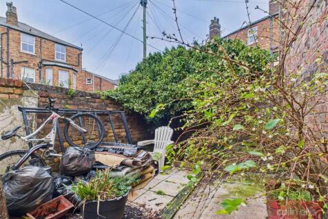 CAM05075G0-PR0260-STILL014.jpg