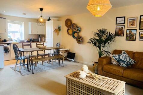 Lounge Kitchen