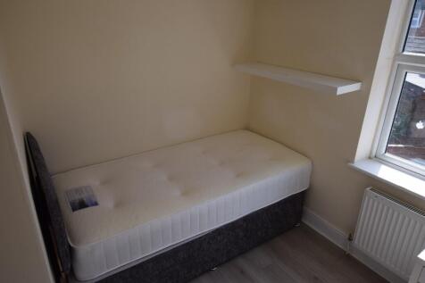 1 Bedroom House in NN1 3QU