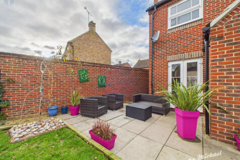 CAM03218G0-PR0834-STILL007