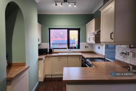 1 Bedroom House in WF1 2HY