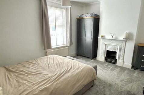 BED 1.jpg