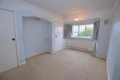 24 Ashley Drive Bed1.JPG